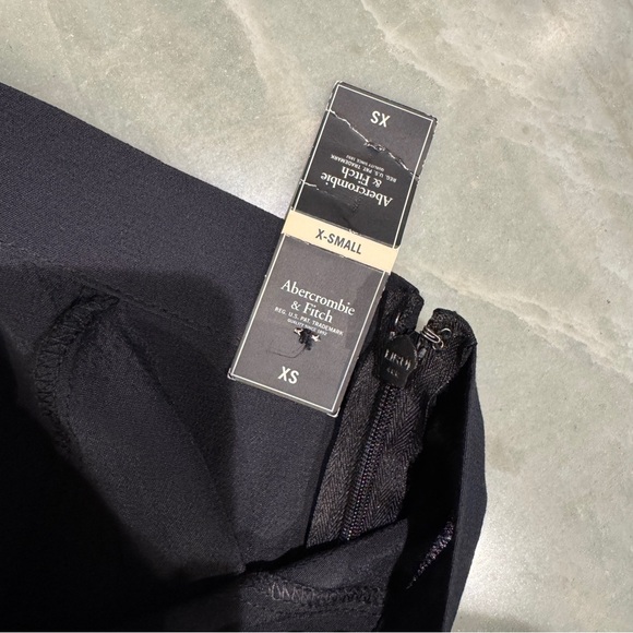 NWT Abercrombie & Fitch - Picture 6 of 8